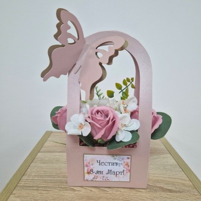 Мини кутия с рози от пласичен сапун